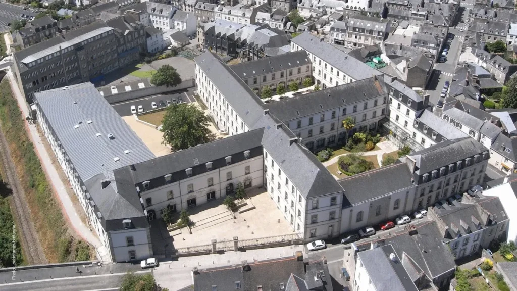 Locaux — LYCEE GENERAL TECHNOLOGIQUE JOSEPH LOTH