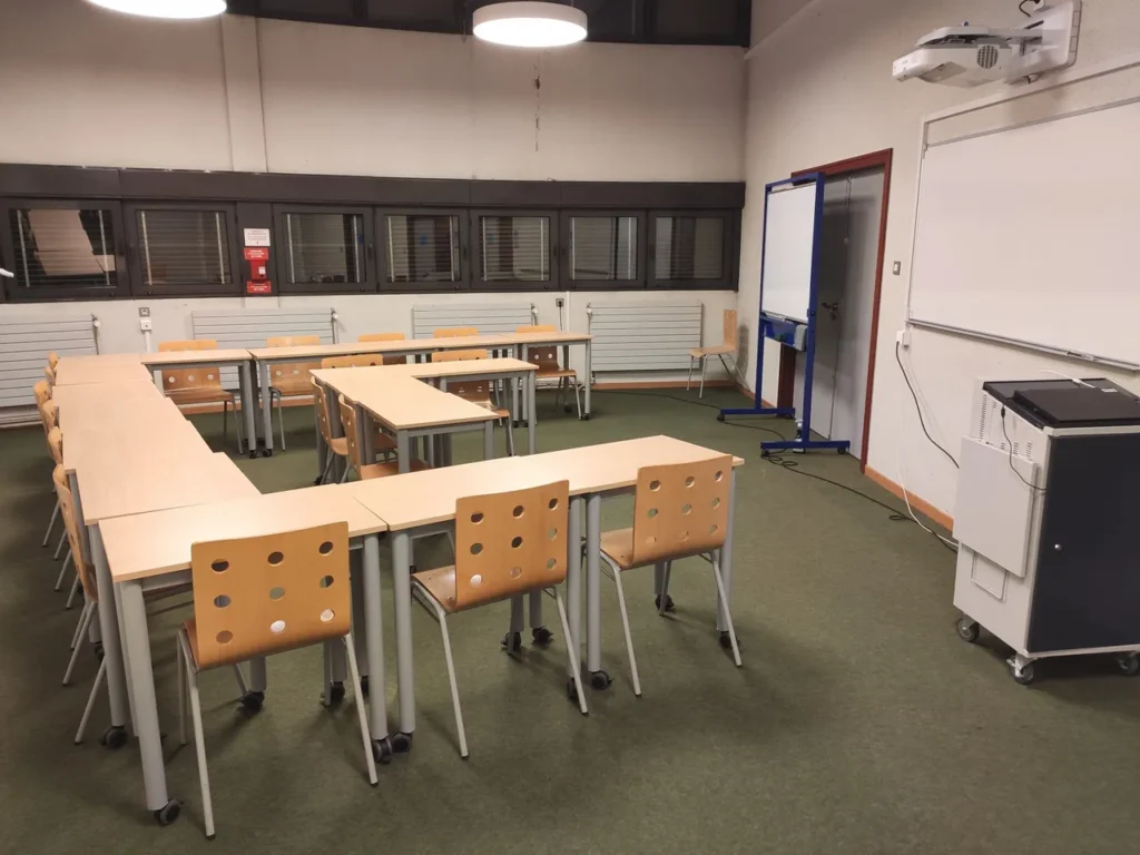 Locaux — LYCEE POLYVALENT MARGUERITE YOURCENAR
