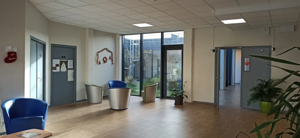Locaux — LYCEE POLYVALENT L'ESSOURIAU